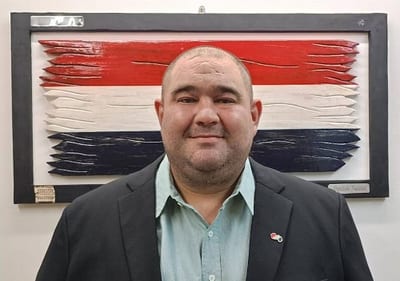 Diputado revela experiencia sexual con travesti en debate