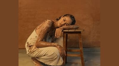 Lucero Sarambi presenta “Barro tal vez”: una experiencia única de música y artesanía en arcilla