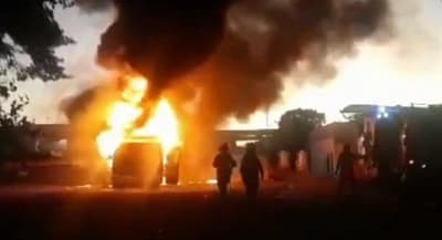 Ómnibus se incendia por completo en Asunción