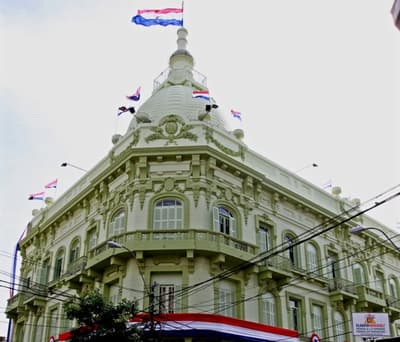 Hacienda repartió USD 1.000.000 a sus funcionarios por ayuda escolar