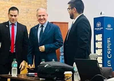 Pese a causas judiciales, Wilfrido Cáceres enseña en Derecho UNA