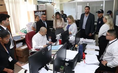 Fiscalía imputa a 63 personas por trama de la mafia de pagarés