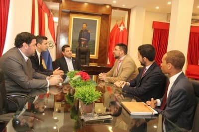 Controversial asesor de Cancillería vinculado a Peña y ANR