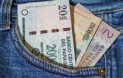 Gobierno busca separar el salario mínimo de impuestos y tasas