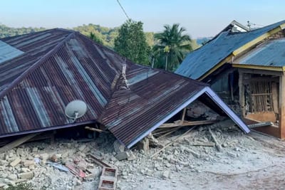 Terremoto en Indonesia deja 47 muertos y 5.000 evacuados