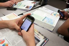 Prohibición de celulares en escuelas queda sancionada hoy