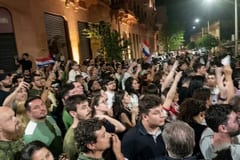 Multitud celebró en el microcentro de Asunción el triunfo de Soledad Núñez