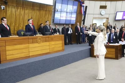 Esposa de Alliana asume como Diputada en reemplazo de Luis Benítez, futuro director de la EBY