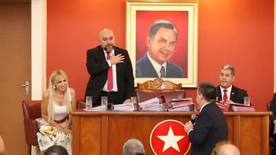 Cartismo aseguraría votos para evitar destitución de Arévalo