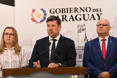Salud subirá gasto en insumos pero frena suba a médicos