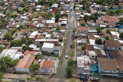 Crecida del río amenaza a 3.000 familias del Bañado Sur
