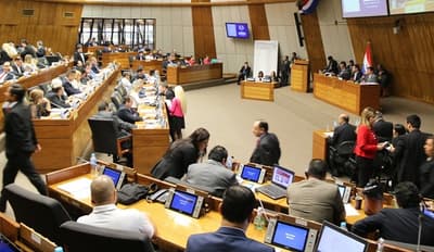 Diputados modifican proyecto de impuesto al tabaco