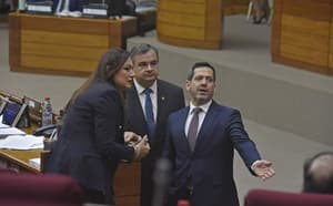 Cartistas ceden tras presión por intento de encubrir a exviceministro Mora