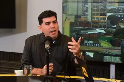 Vaesken: ‘Gobierno simula democracia con diálogo tardío’