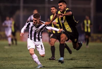 Guaraní frena a Libertad 