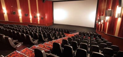Dueños de salas de cine dudan de apertura debido a los límites