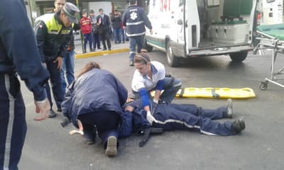 Atropellan a agente de tránsito