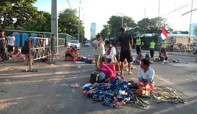 Indígenas en situación precaria pasan Navidad frente al Indi