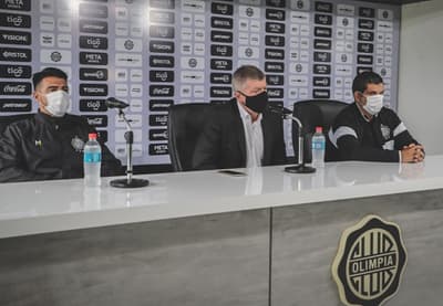 Brunotte habla de salida de Gutiérrez en presentación de Cáceres