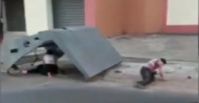 Automovilista atropella parada de buses y deja varios heridos