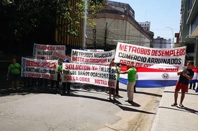 Frentistas afectados por obras del Metrobús exigen subsidio