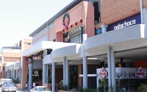 Multiplaza premia con vales de compra a papá