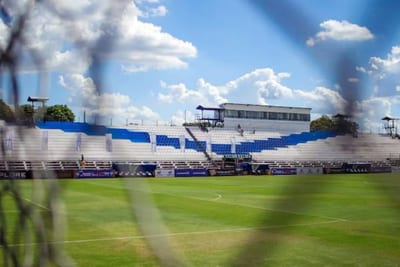 Sportivo Ameliano pidió vestimenta elegante a periodistas y su presidente lo desautorizó
