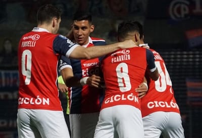 Cerro obtiene su primera victoria del torneo