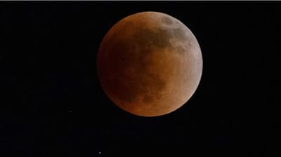 Eclipse lunar total: ¿A qué hora se verá en Paraguay?