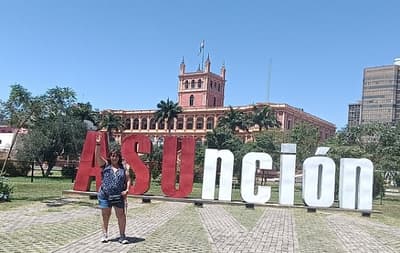 Viajera mexicana hizo escala en Asunción y elogió la hospitalidad paraguaya