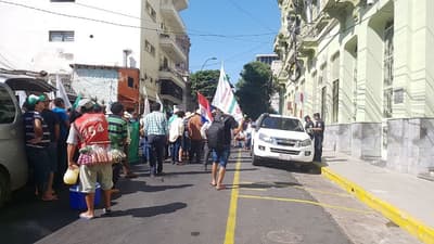 Campesinos posponen marcha