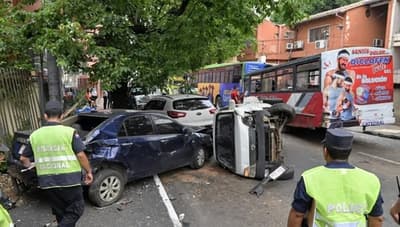 Bus chatarra causa choque múltiple y heridos en Asunción