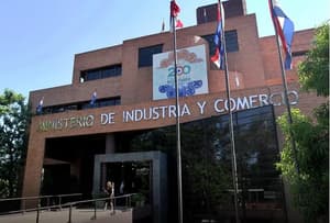 Mic lanza pasantías pagadas para estudiantes universitarios