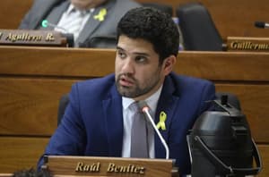 Diputado exige respuestas a Petropar sobre deudores millonarios