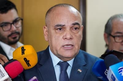 Bachi Núñez: Nenecho debe demostrar que imputación es errónea