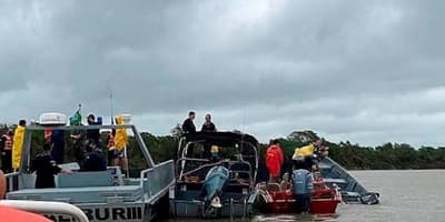 Reportan siete fallecidos en naufragio de barco-hotel sobre el río Paraguay