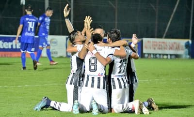 Santaní recibe a Inde en juego clave por la permanencia