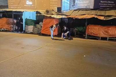 Mercado 4: plantean reducir un carril para ordenar el tránsito