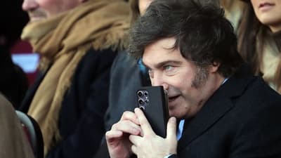 Milei intensifica ataques digitales contra la prensa en Argentina
