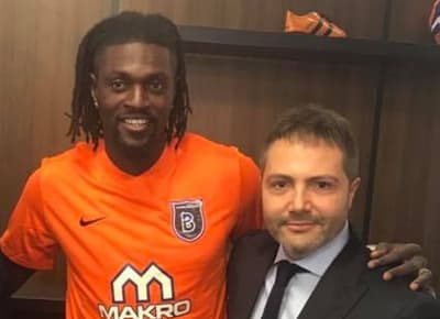 Adebayor y su agente reclaman más de USD 750.000 a Olimpia