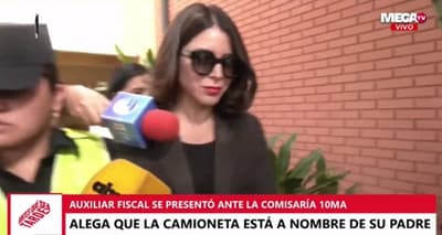 Funcionaria se presenta y abogado asegura tener documentos de la camioneta