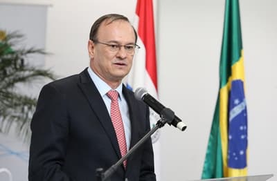 Renuncia el director de Itaipu, trasciende