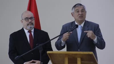 Diputados citan al ministro del MEC por licitación de libros