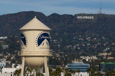 Paramount cierra la compra de Warner Bros por USD 110.000 millones