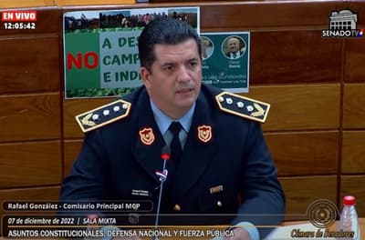 Destituyen a jefes policiales tras misterioso viaje a Colombia