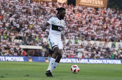 Retorno de Adebayor “está en duda”, reconoce Trovato