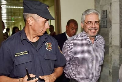 Froilán Peralta, exrector de la UNA, queda libre tras cumplir su pena