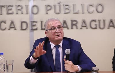 Fiscal general anuncia sumario por chats filtrados y defiende imputación a Abdo Benítez