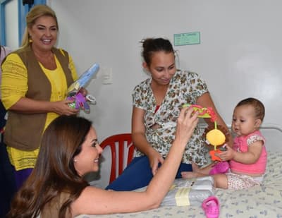 Oficina de la Primera Dama beneficia a más de 214 mil personas