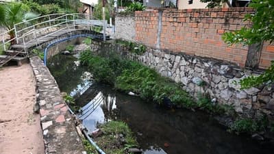 Vecinos de Las Mercedes reclaman obras de desagüe paralizadas